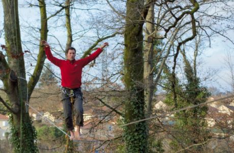 Portrait du mois : Bertrand Favier le Slackliner des arbres